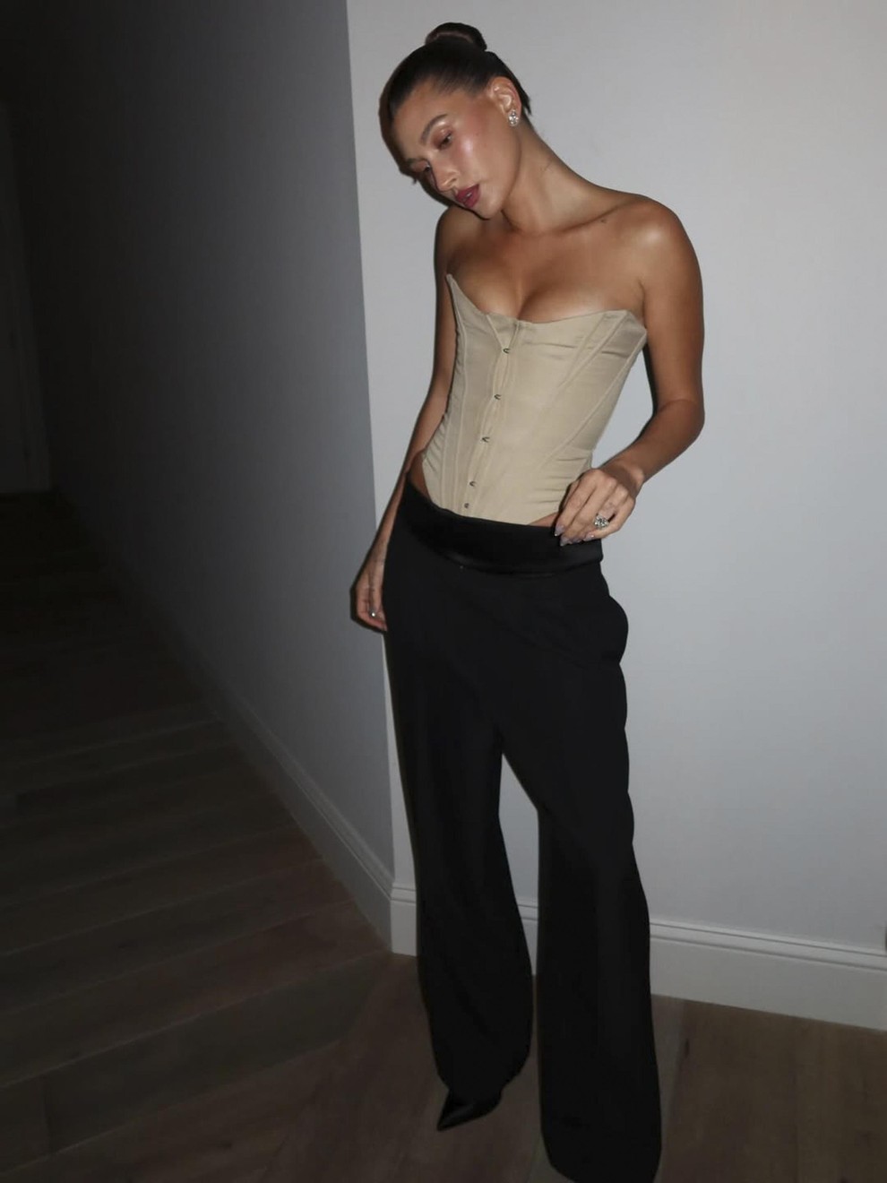 Oven: Februar bo za vas lahko v znamenju finančne stabilnosti in jasnosti. Po obdobju nihanj, preizkušenj in iskanja lastne poti …