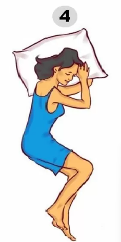 4. Če spite na boku, ste sproščena in družabna oseba. Znate začeti pogovor s komerkoli - tudi med vožnjo z …