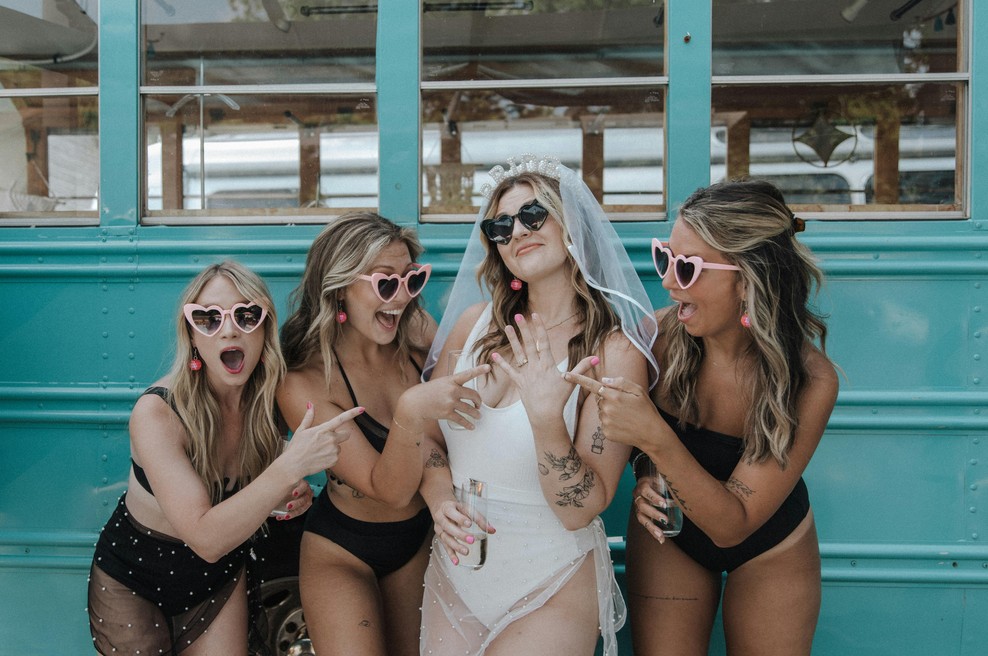 Na dekliščini nepričakovano prejela kolaž posnetkov bivših fantov – njena reakcija je presenetila vse (foto: Unsplash)