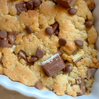 Sladica za nestrpne: mehka piškotna pita iz airfryerja končana v 10 minutah