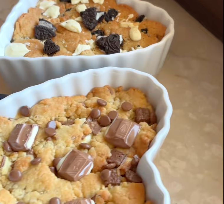 Sladica za nestrpne: mehka piškotna pita iz airfryerja končana v 10 minutah