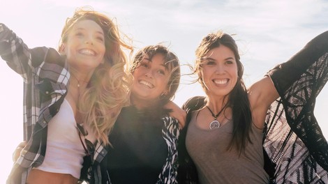 Svet se jim bo razgrnil kot oder: to so štiri astrološka znamenja, ki bodo do konca leta 2026 nadpovprečno uspešna