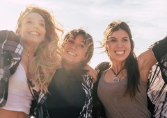 Svet se jim bo razgrnil kot oder: to so štiri astrološka znamenja, ki bodo do konca leta 2026 nadpovprečno uspešna