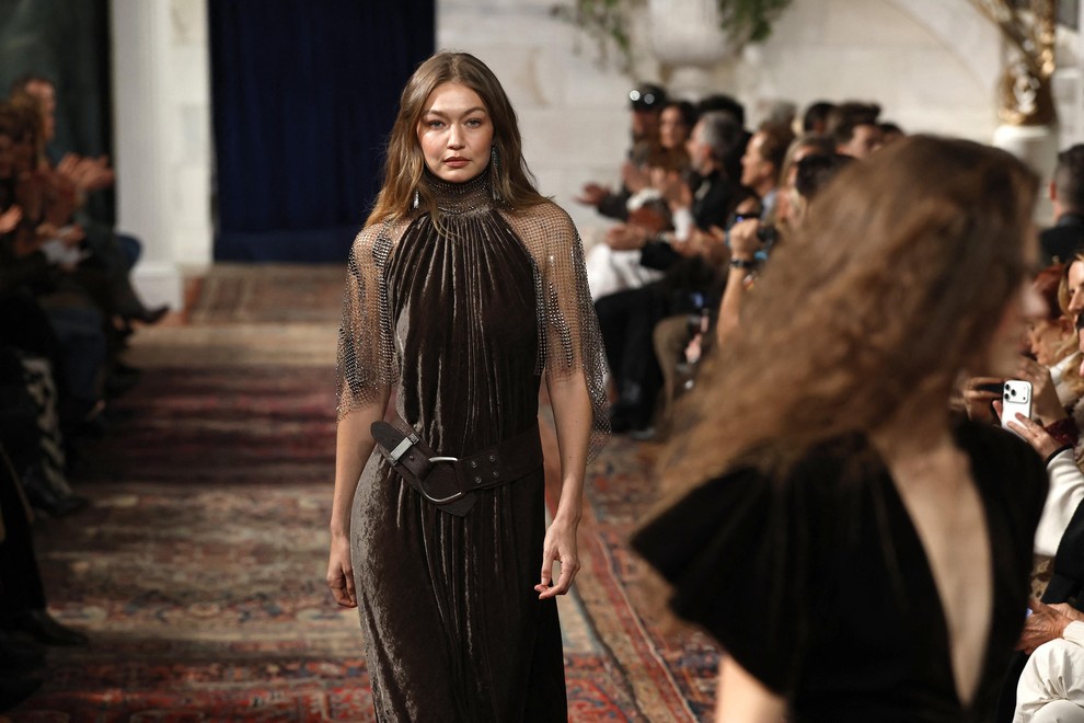 Ralph Lauren je po uspešni moški reviji v Milanu, ki je združila liniji Purple Label in Polo ter postala najbolj …