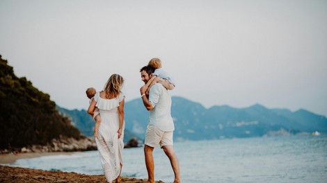 družina ljubezen par mož žena otroci