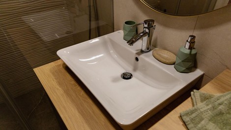 kopalnica navada zobje zdravje nitkanje 50 bolezni nasvet zdravnik