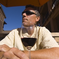 Drama 50-letnega Slovenca: zaradi noseče ljubice po 30 letih zapustil ženo, nato sledil osupljiv šok, ki ga je spravil na kolena