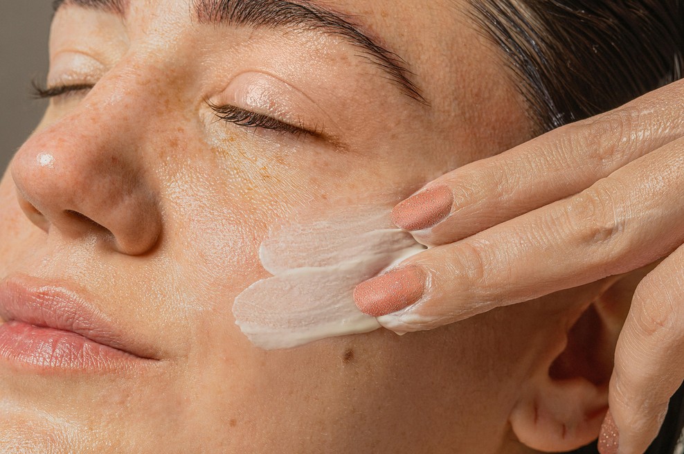 Več škode kot koristi: to so lepotni TikTok trendi, ki se jim raje izognite (foto: Unsplash)