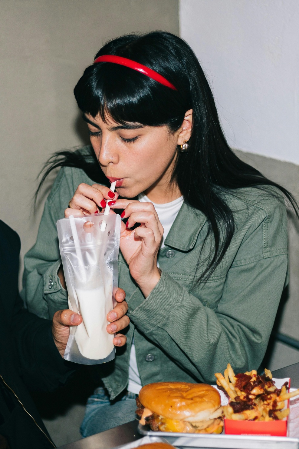 Punce, ki jejo slano hrano: kaj se skriva za viralnim trendom, ki je obnorel TikTok (foto: Unsplash)