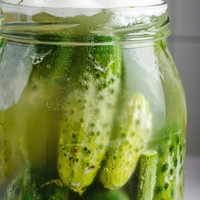 "Moj skrivni užitek je voda iz kislih kumaric!" Slovenci brez dlake na jeziku razkrili, čemu se ne morejo upreti