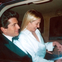 John F. Kennedy Jr. in Carolyn Bessette: tragični par 90. let, ki je postal novi TikTok fenomen