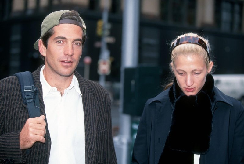 John F. Kennedy Jr. in Carolyn Bessette: tragični par 90. let, ki je postal novi TikTok fenomen