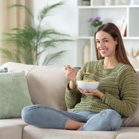 Ta izjemno zdrav zajtrk oboževale že naše babice: črevesje čisti kot metla, kilogrami pa se topijo kot sneg na soncu