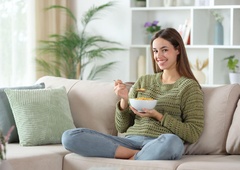 Ta izjemno zdrav zajtrk oboževale že naše babice: črevesje čisti kot metla, kilogrami pa se topijo kot sneg na soncu