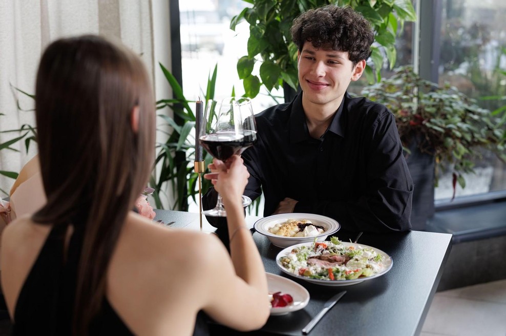Izpoved ogorčene ženske: peljal jo je na zmenek, a ker ni hotela spati z njim, je zahteval povračilo stroškov (foto: Profimedia)
