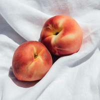 Kaj se zgodi s tvojimi prsmi, ko ne nosiš modrčka?