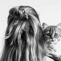 "Stara sem 30 let in še nikoli nisem bila v resni zvezi. Bi me že moralo skrbeti?"