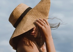 "Pred poletjem naredim ta kontroverzni lepotni ritual in noro deluje" (preizkusite ga doma)