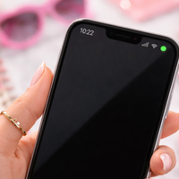 Me kdo snema? To je razlog, zakaj se v kotičku mobitela prižge majhna zelena ali oranžna lučka