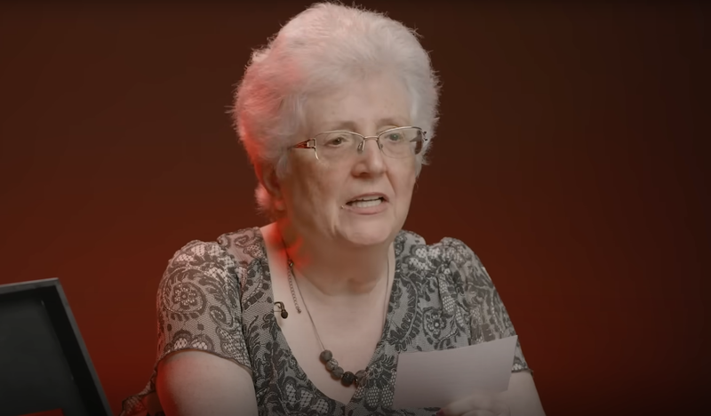 Babica pri 73 letih seksa kot nora: dolga leta hodila v cerkev, danes pa moški v vrsti stojijo pred njenimi vrati (pojasnila, zakaj)