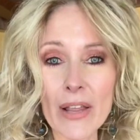 Ko je pokazala, kaj počne s sesalnikom, so sledilci ostali brez besed (viralen posnetek)