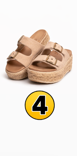 4 Mehki copati Če si izbrala mehke copate, si verjetno zelo topla, nežna in skrbna oseba. Rada imaš udobje, mir …