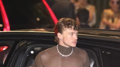 Oskarji še niso končani: Hudson Williams in Connor Storrie sta na zabavi Vanity Fair ukradla vso pozornost