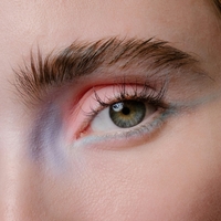 Preprost lepotni trik, o katerem trenutno govori ves internet: potrebujete samo predmet, ki ga imate gotovo že doma