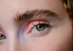 Preprost lepotni trik, o katerem trenutno govori ves internet: potrebujete samo predmet, ki ga imate gotovo že doma