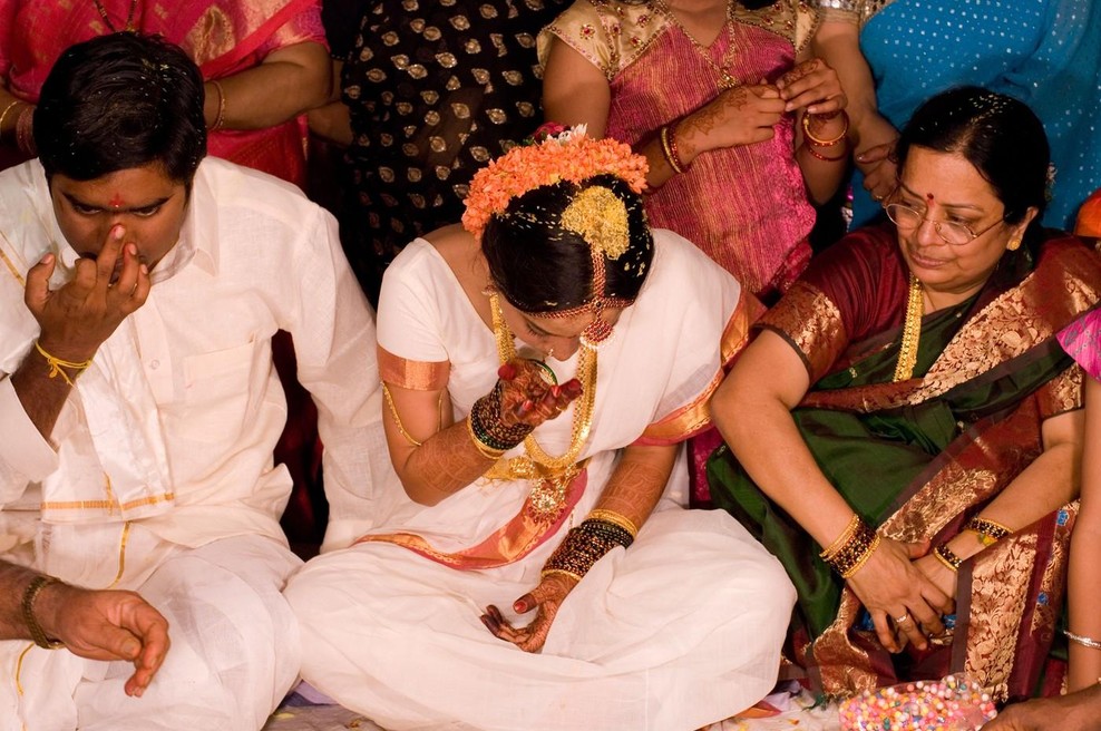 Na poroki so leteli udarci in stoli, nihče ni vedel, kdo koga tepe - razlog pa bi težko bil bolj bizaren (foto: profimedia)