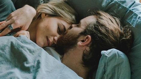 "Ko se je v stanovanje vselila še cimrova punca, si nikoli nisem mislil, da ..." (resnična zgodba Slovenca)