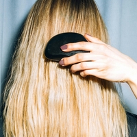 Si tudi vi tako zelo želite, da bi vam lasje hitreje rastli? To je nov skrivnostni trik, na katerega prisegajo frizerji