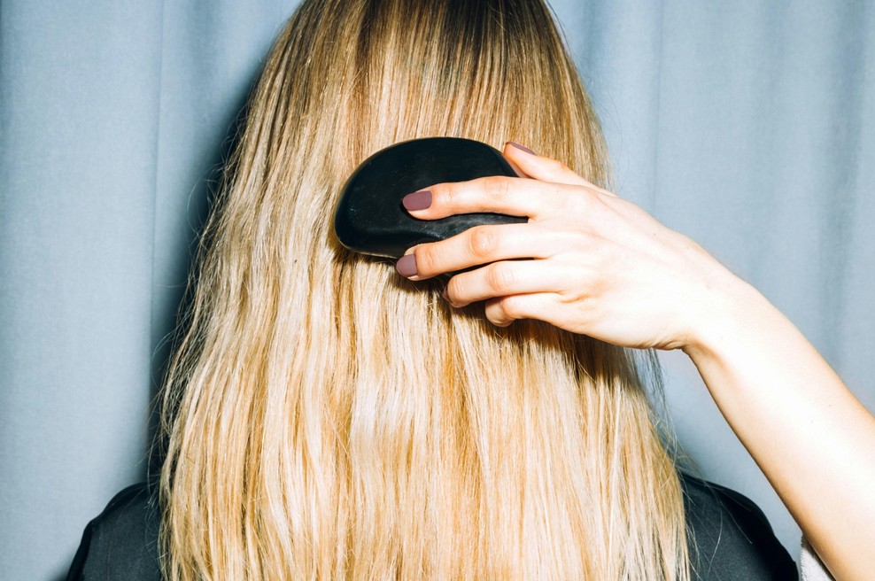 Si tudi vi tako zelo želite, da bi vam lasje hitreje rastli? To je nov skrivnostni trik, na katerega prisegajo frizerji (foto: UNSPLASH)