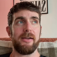 "Postane mi neprijetno!" Porno igralec razkril, kakšnih prizorov noče več snemati za nobeno ceno