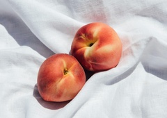 Čvrsta poletna zadnjica? Ja, prosim! (Naslednjič v fitnesu obvezno preizkusite to vajo)