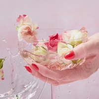 Vse ženske že hodite na gel manikuro: Če boš storila to, bodo tvoji lepi nohti zdržali 2 tedna dlje