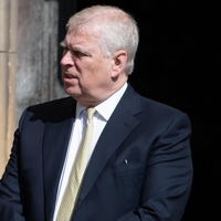 Nekdanji princ Andrew dosegel novo dno: zdaj bo moral spati tukaj