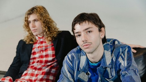 Kaj se dogaja z mladimi moškimi? Nov dokumentarec razkriva presenetljivo resnico