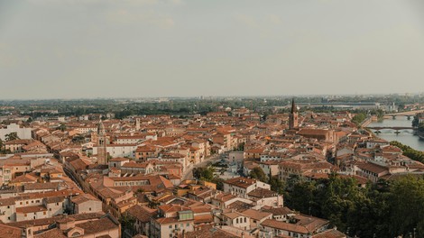 Vsi hodijo v Trst – to elegantno italijansko mesto le uro stran pa še čaka, da ga odkrijete (popolno je za velikonočni oddih)