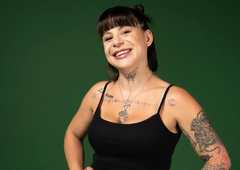 Kmetija: Urška pred kamero opravila test nosečnosti, ob rezultatu oba z Žanom oblile solze