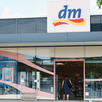 Dm prodaja izdelek, ki navdušuje Slovence: je pravi zadetek v polno, stane manj kot 3 evre!