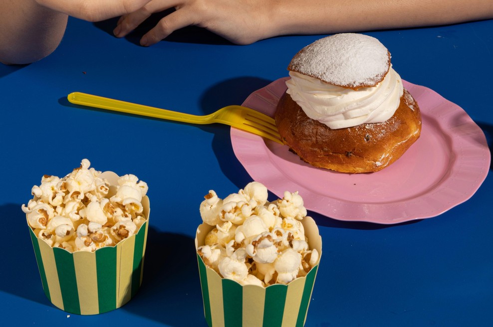 Kaj?! Ta sladica, ki jo tako rada ješ, ti v resnici povzroča prhljaj! (foto: UNSPLASH)