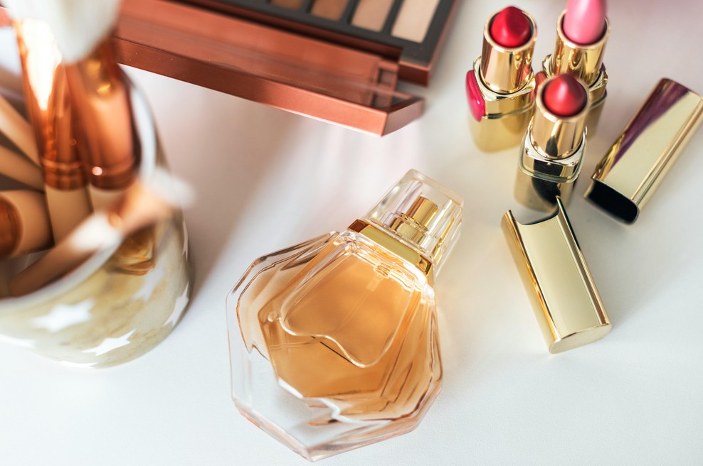 Parfumi za v pisarno: diskretni vonji, ki pustijo vtis (a ne oblaka) in po katerih vas bo vprašala čisto vsaka (foto: Unsplash)