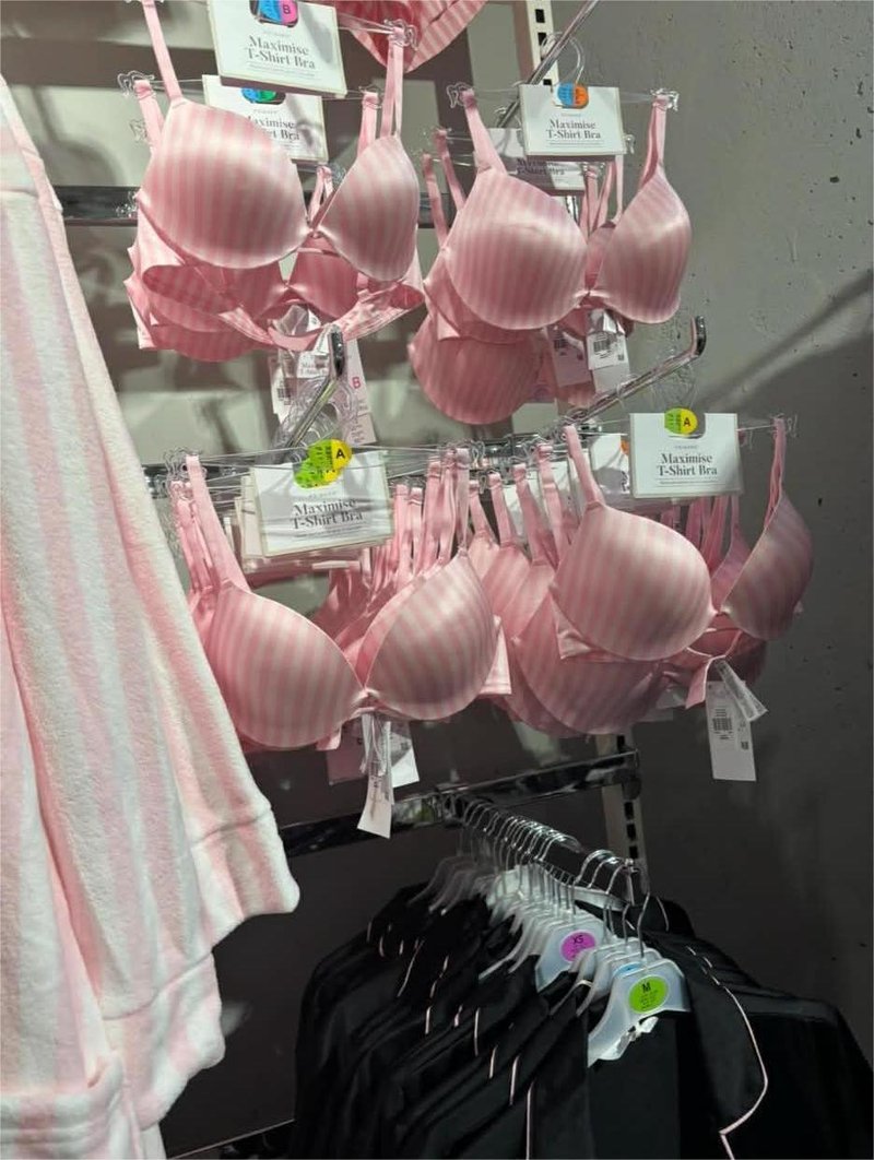 Primark navdušil s poceni izdelki, ki močno spominjajo na priljubljeno modno znamko