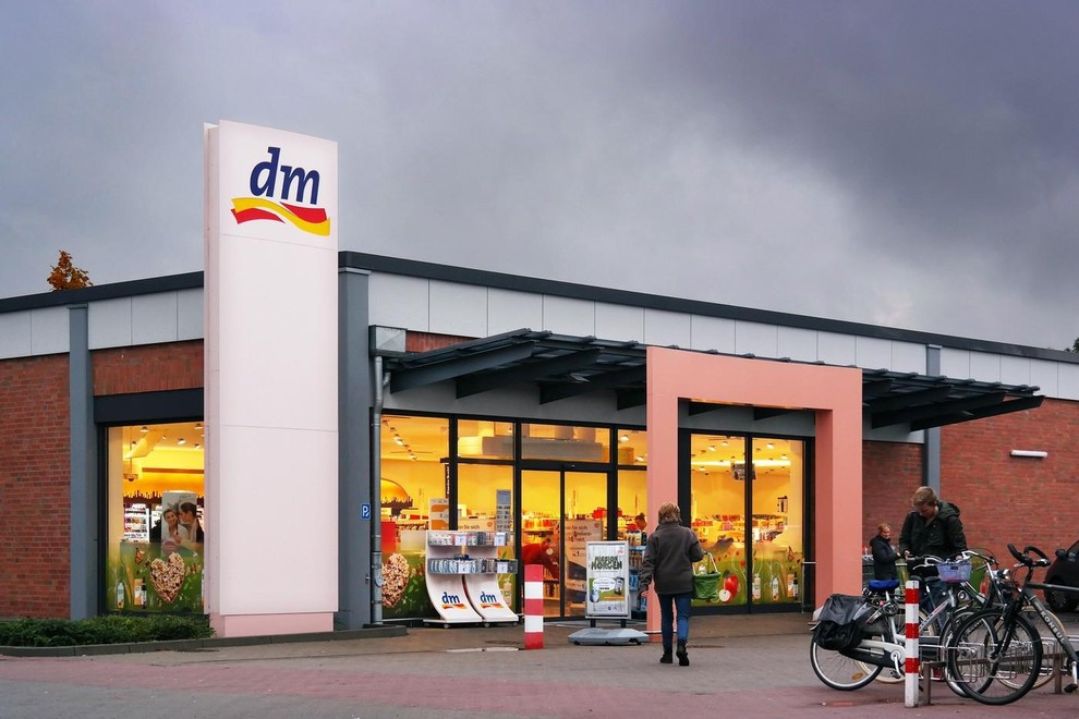 dm trgovina drogerija poslovalnica