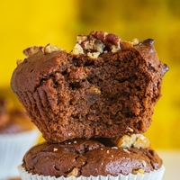 To so najmehkejši čokoladni mafini, kar smo jih kdaj poskusili (in recept je presenetljivo preprost)