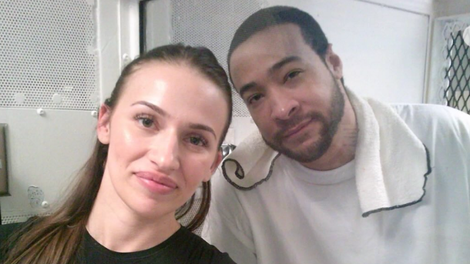 "Poročila se bom z zapornikom, ki bo kmalu usmrčen. Nikoli se še nisva dotaknila!" Nenavadna ljubezenska zgodba brez enega samega poljuba