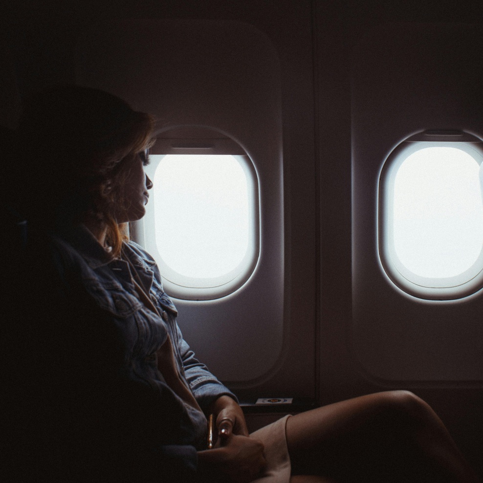 "Ali uvrstitev v 'mile high club' šteje, če sem na letalu to počela solo?" (žgečkljiva izpoved) (foto: Unsplash)