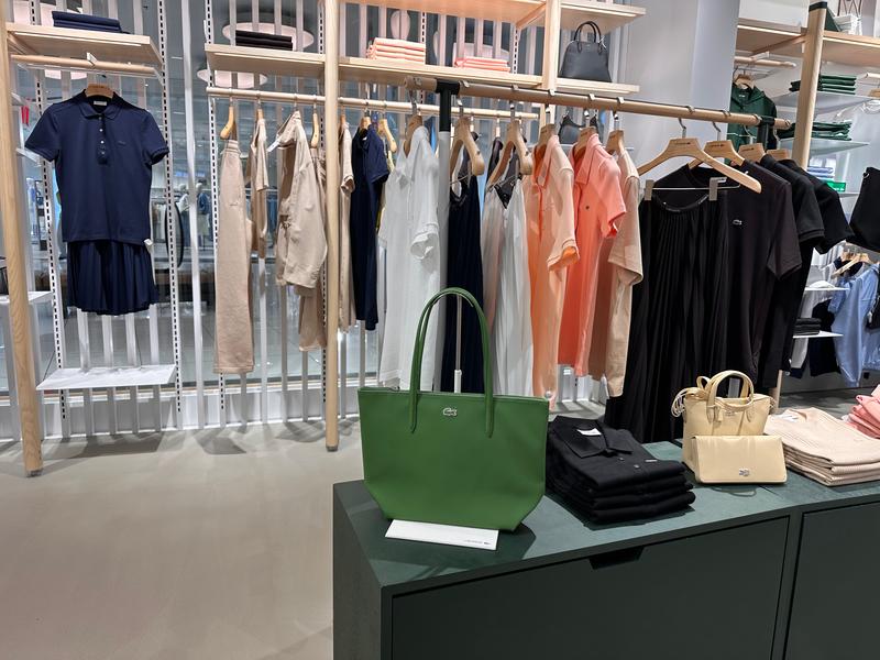 trgovina lacoste citypark ljubljana btc