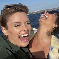 Zakaj prasnemo v nekontroliran smeh, ko vidimo nekoga pasti? To se v resnici zgodi v naših možganih